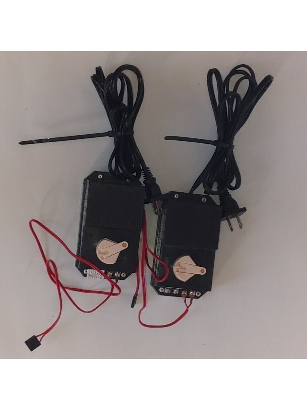 Pair of Bachmann HO or N Scale Model Railway Transformer Model 6607C